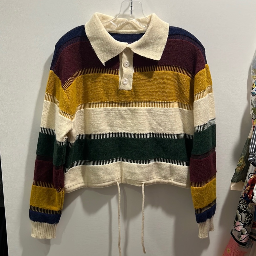 super cute sweater crop top. perfect condition, never worn!